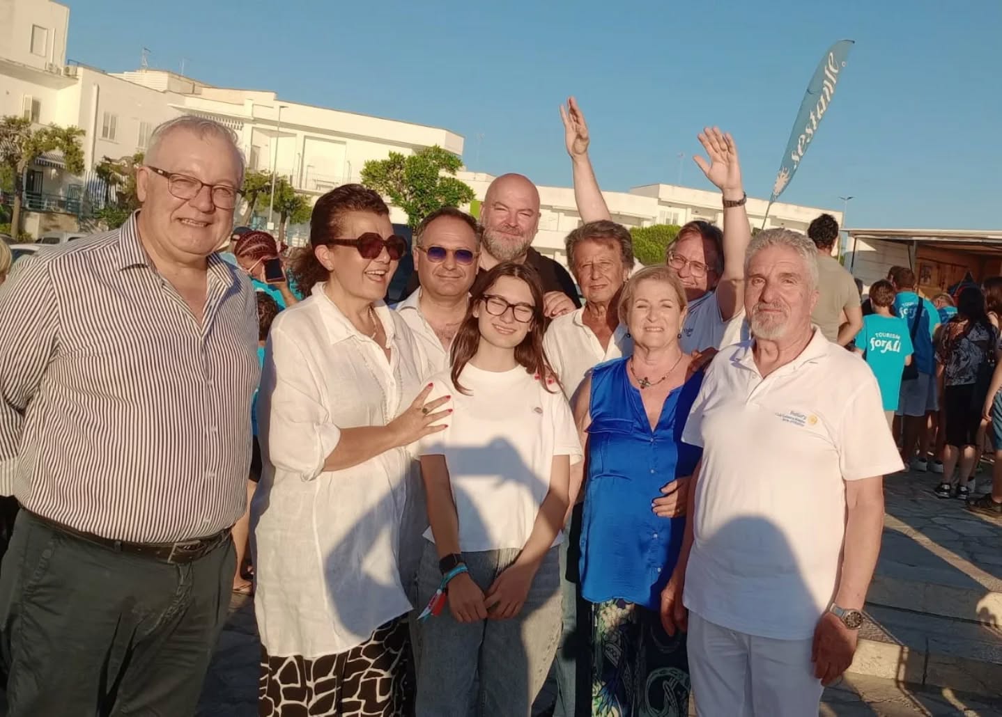 🛥️ Felicetta è salpata per il terzo anno!
Un cuore blu che batte nelle acque di Porto Cesareo per portare oltre le barriere ragazzi e ragazze con fragilità, difficoltà motorie o sensoriali.