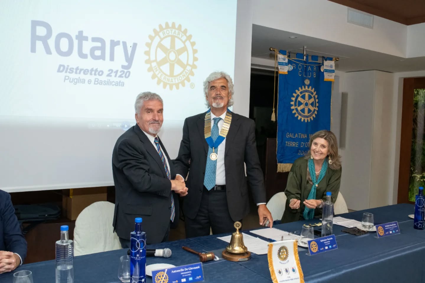 “Passaggio del Martelletto” al Rotary Club di Galatina. Presentato il nuovo consiglio
⚙️ www.rotarygalatina.it